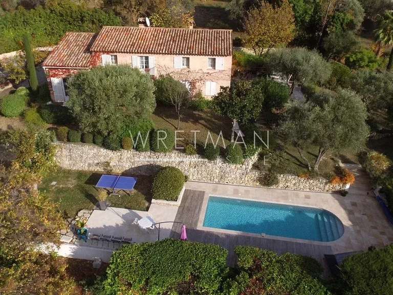 Maison Châteauneuf-Grasse - 3 chambres - 201m²