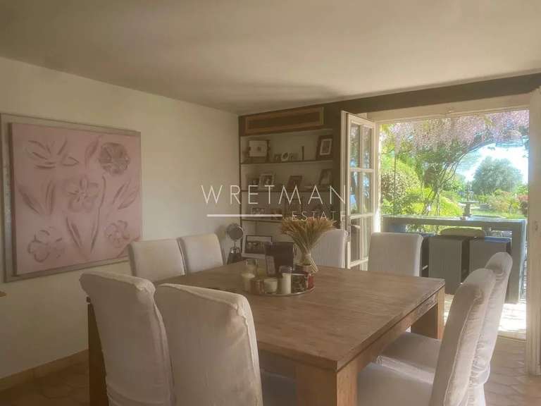Maison Châteauneuf-Grasse - 3 chambres - 201m²
