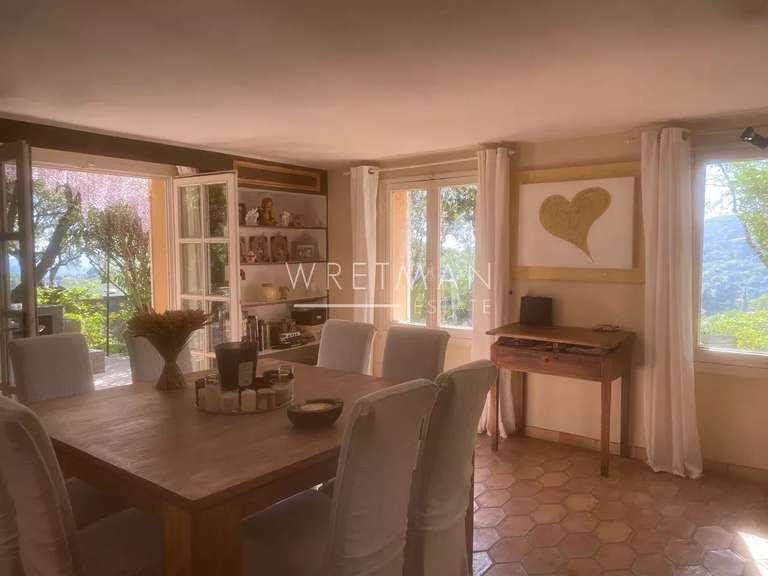 Maison Châteauneuf-Grasse - 3 chambres - 201m²
