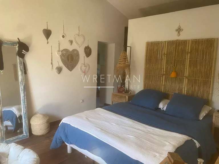 Maison Châteauneuf-Grasse - 3 chambres - 201m²