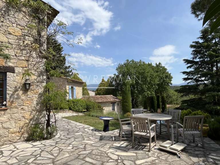 Villa Saint-Paul-en-Forêt - 3 chambres - 177m²
