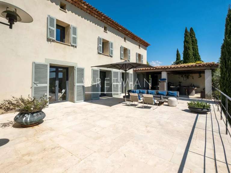 Villa Tourrettes - 5 chambres - 369m²