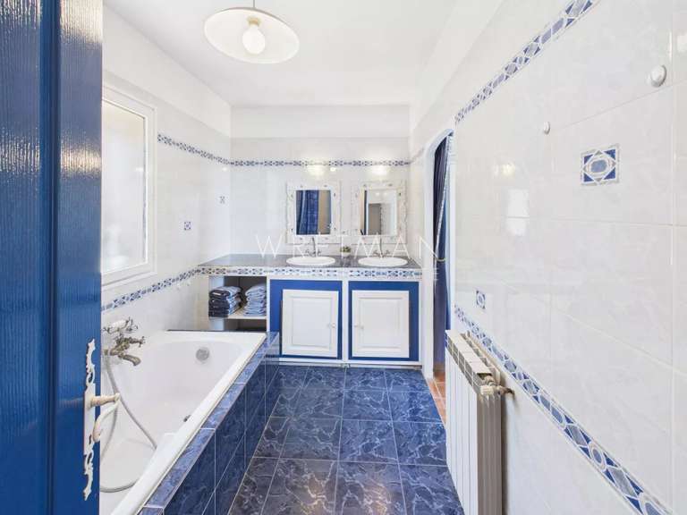 Villa Le Cannet-des-Maures - 4 chambres - 176m²