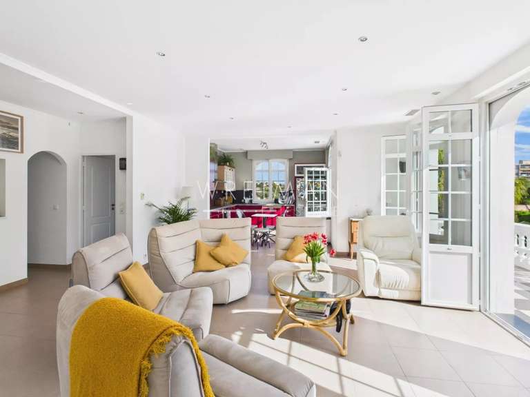 Maison Juan-les-pins - 4 chambres - 183m²