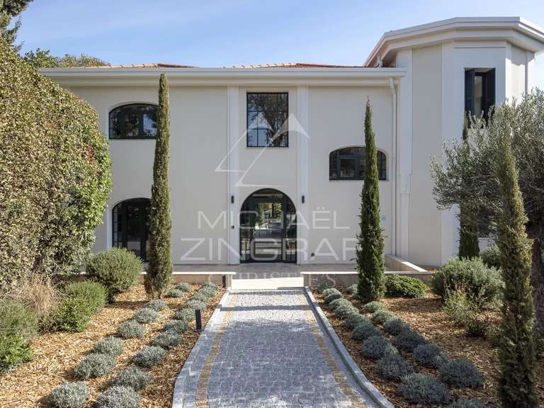 Villa Cap-d-antibes - 6 chambres - 271m²