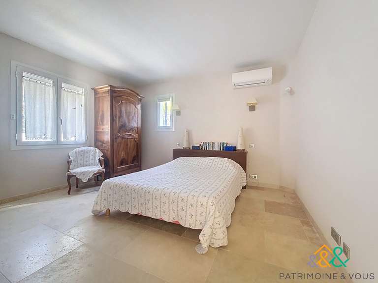 Maison Beaucaire - 4 chambres - 187m²
