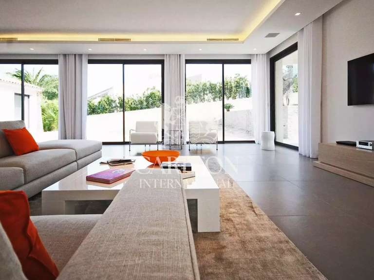Villa Saint-Tropez - 5 bedrooms - 325m²