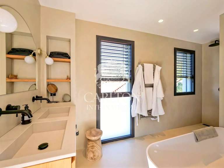 Villa Saint-Tropez - 4 bedrooms - 220m²