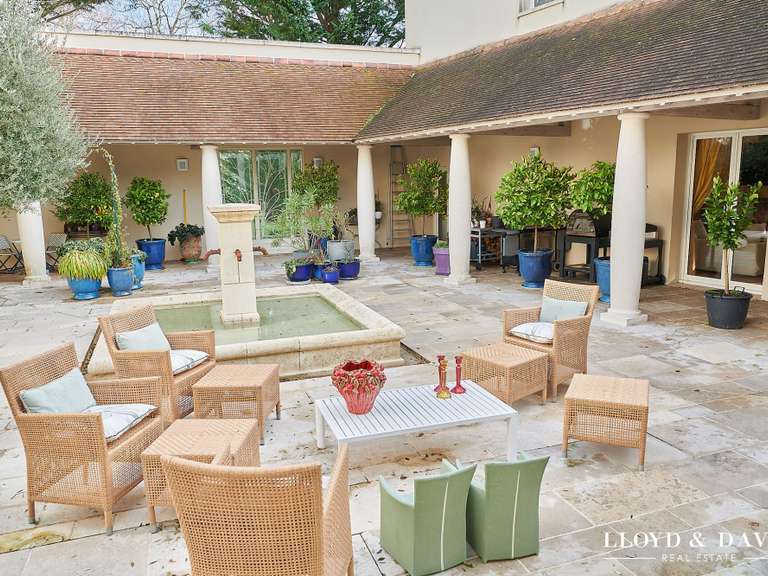 Maison Saint-Cyr-sur-Loire - 5 chambres - 581m²