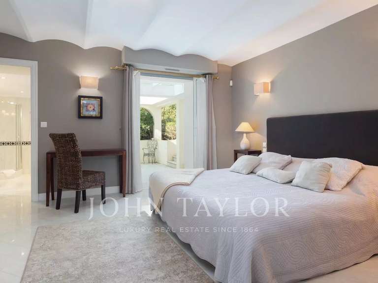 Property with Sea view Cap-d-antibes - 10 bedrooms - 667m²