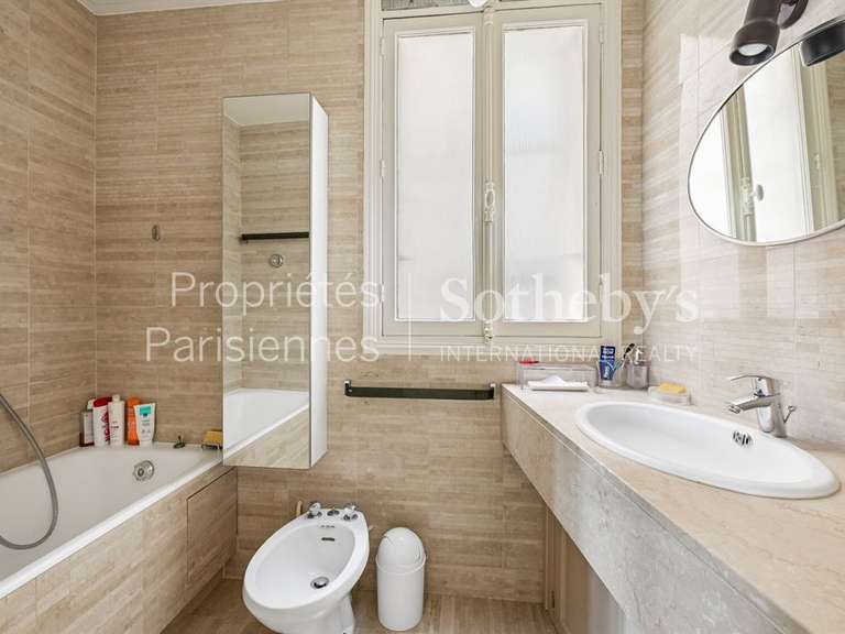 Appartement Paris 5e - 2 chambres - 80m²