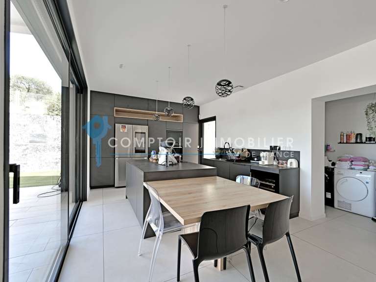 Villa Saint-Gély-du-Fesc - 5 chambres - 240m²