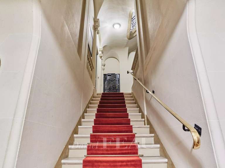 Appartement Paris 16e - 4 chambres - 242m²