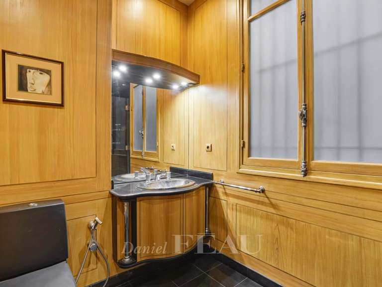 Appartement Paris 16e - 6 chambres - 300m²