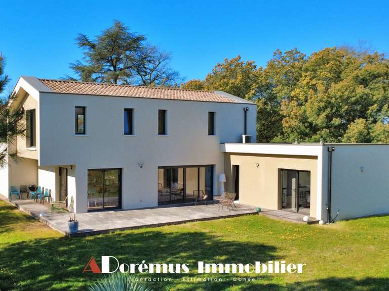 Maison Fargues-Saint-Hilaire - 3 chambres - 185m²