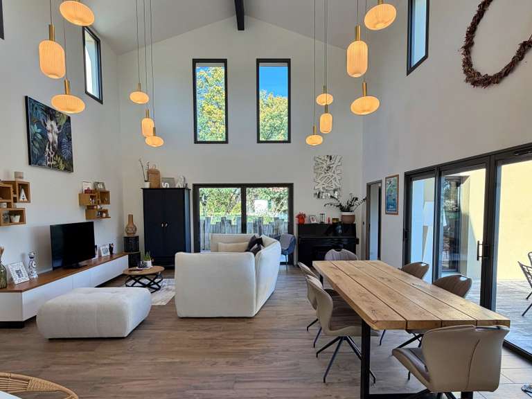 Maison Fargues-Saint-Hilaire - 3 chambres - 185m²