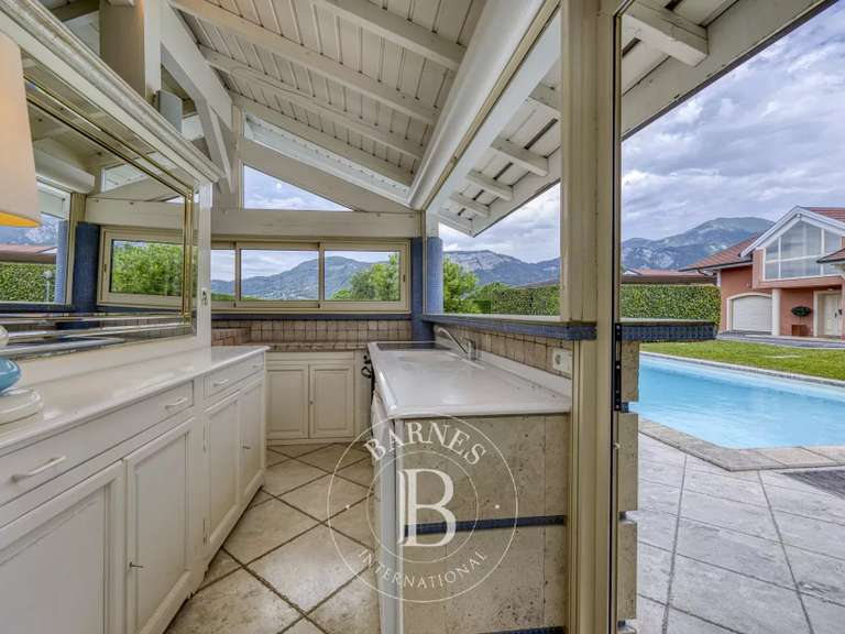 Maison Saint-Pierre-en-Faucigny - 4 chambres - 249m²