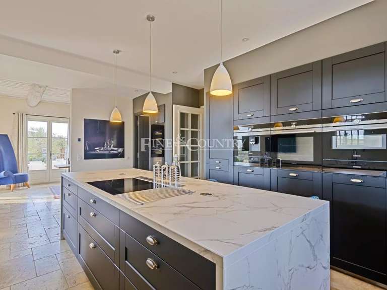 House Tourrettes - 5 bedrooms - 328m²