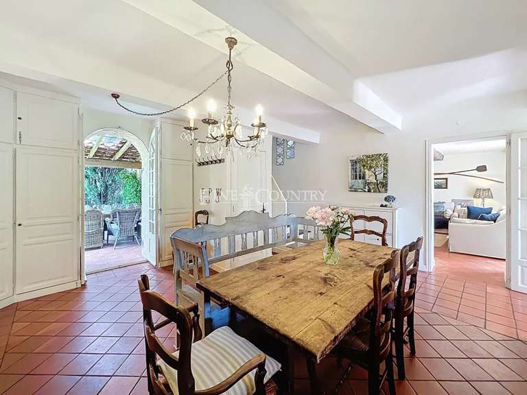 Villa Gonfaron - 6 bedrooms - 268m²