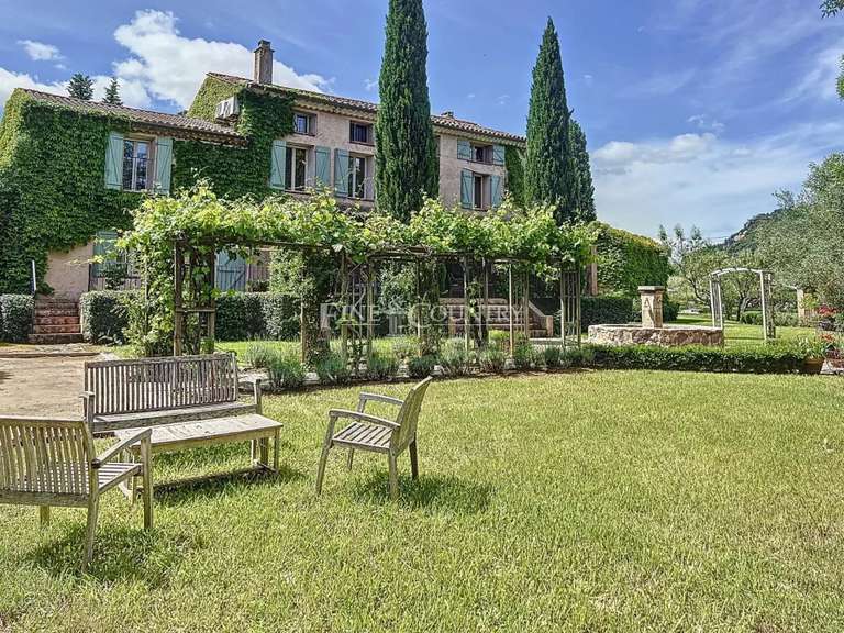 Villa Gonfaron - 6 bedrooms - 268m²