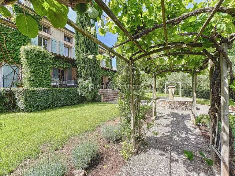 Villa Gonfaron - 6 bedrooms - 268m²