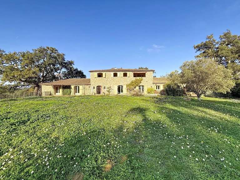 Villa Roquebrune-sur-Argens - 9 chambres - 525m²