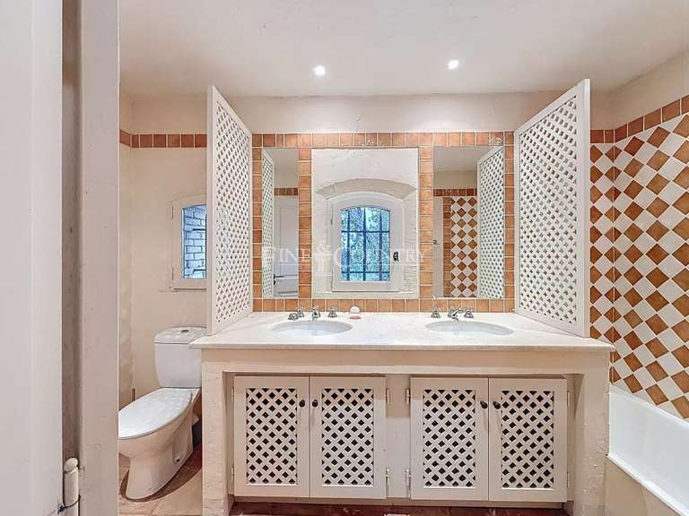 Villa Roquebrune-sur-Argens - 9 chambres - 525m²