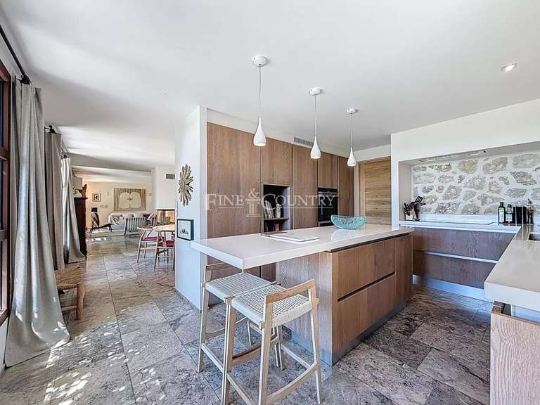 Villa Châteauneuf-Grasse - 5 chambres - 250m²