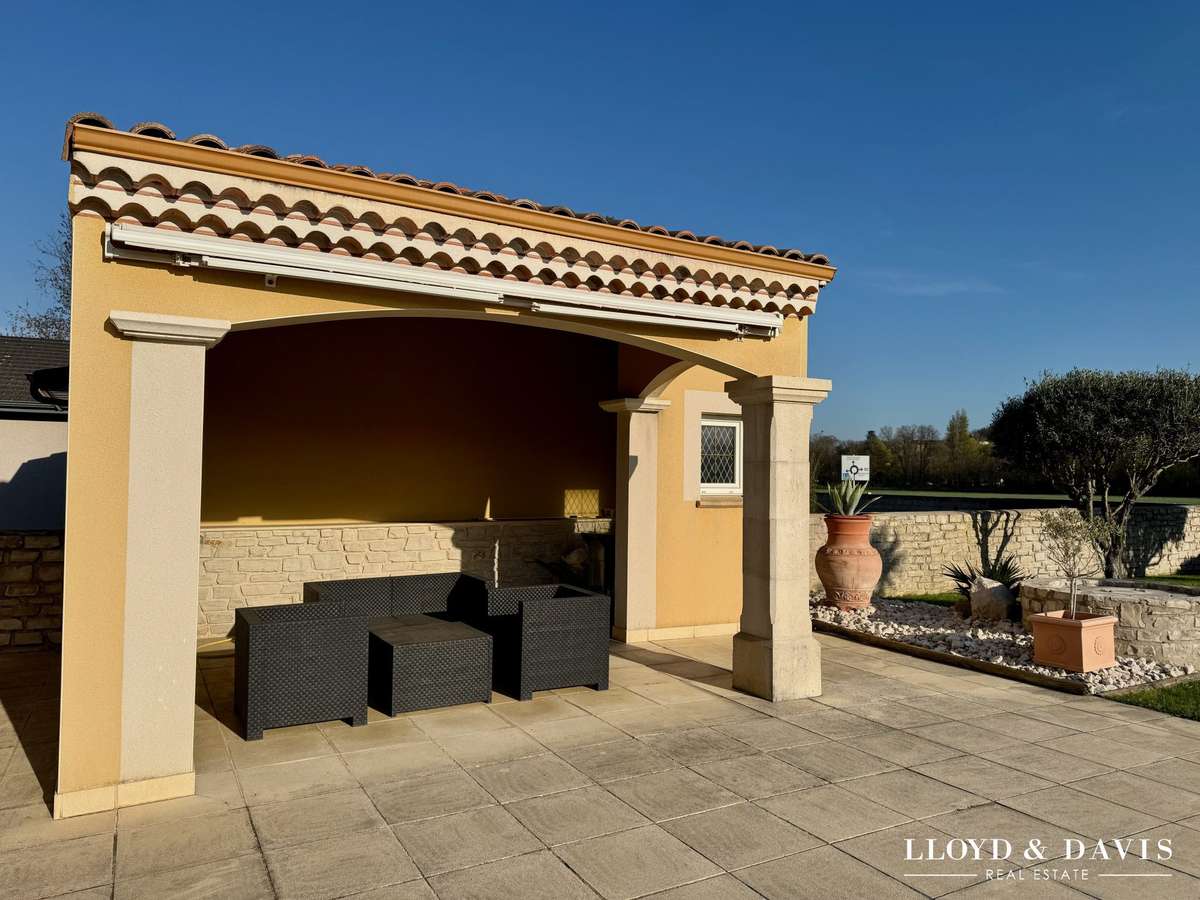 House Beauvallon