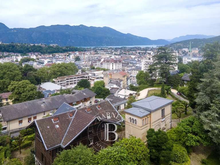 Propriété Aix-les-Bains - 10 chambres - 847m²