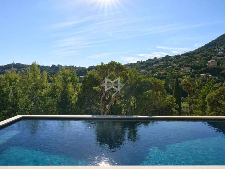 Villa Cavalaire-sur-Mer - 6 bedrooms - 320m²