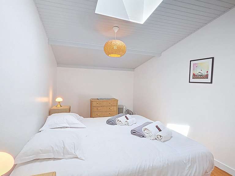 House Chenac-Saint-Seurin-d'Uzet - 8 bedrooms - 376m²