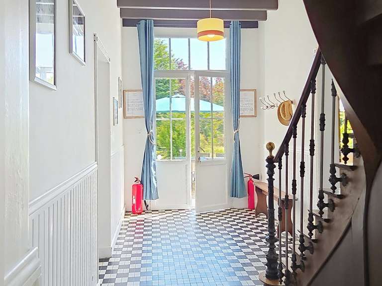 House Chenac-Saint-Seurin-d'Uzet - 8 bedrooms - 376m²