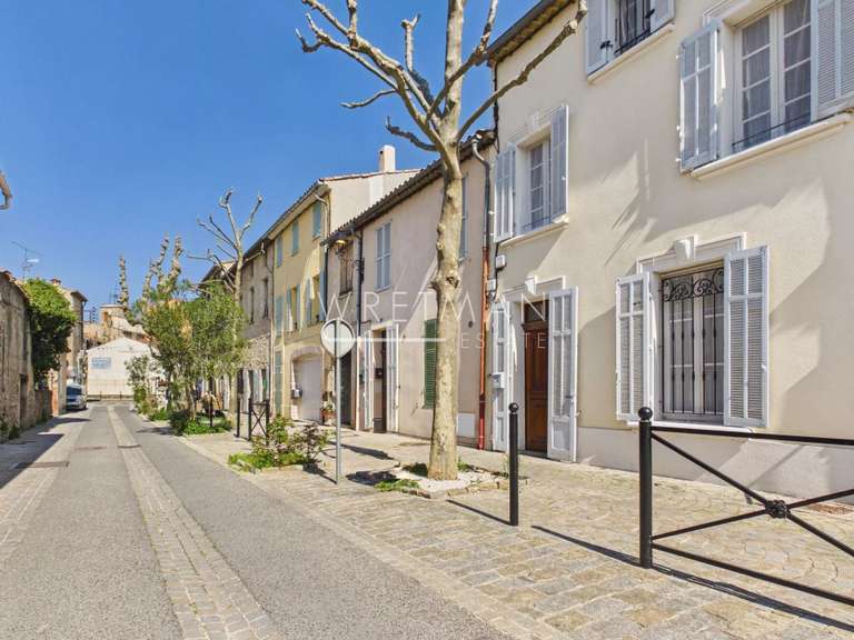 Maison Plan-de-la-Tour - 3 chambres - 195m²