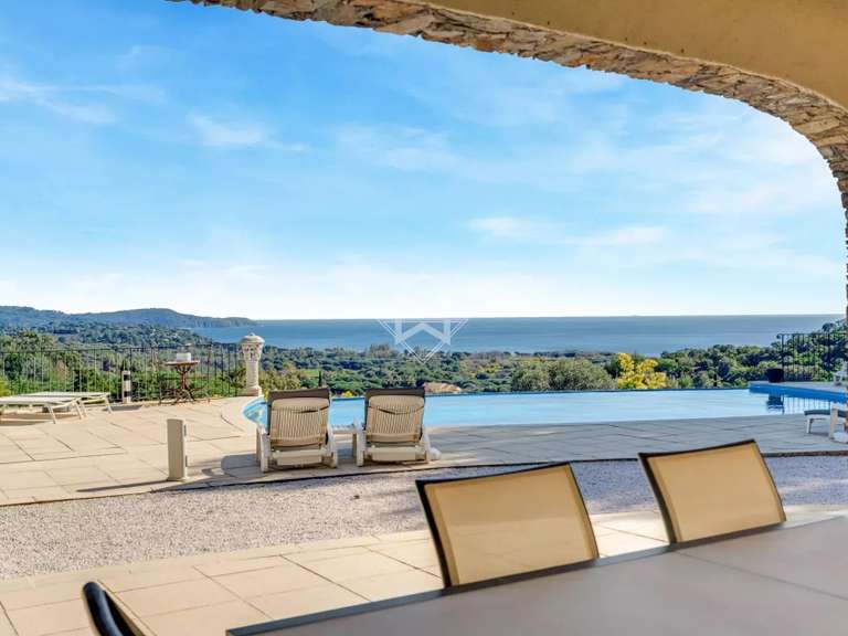 Villa with Sea view Cavalaire-sur-Mer - 4 bedrooms - 200m²