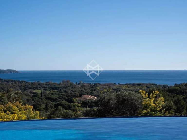 Villa with Sea view Cavalaire-sur-Mer - 4 bedrooms - 200m²