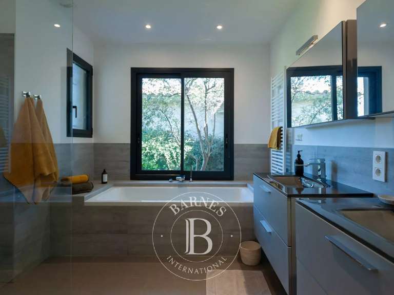 Villa with Sea view Lecci - 9 bedrooms - 350m²