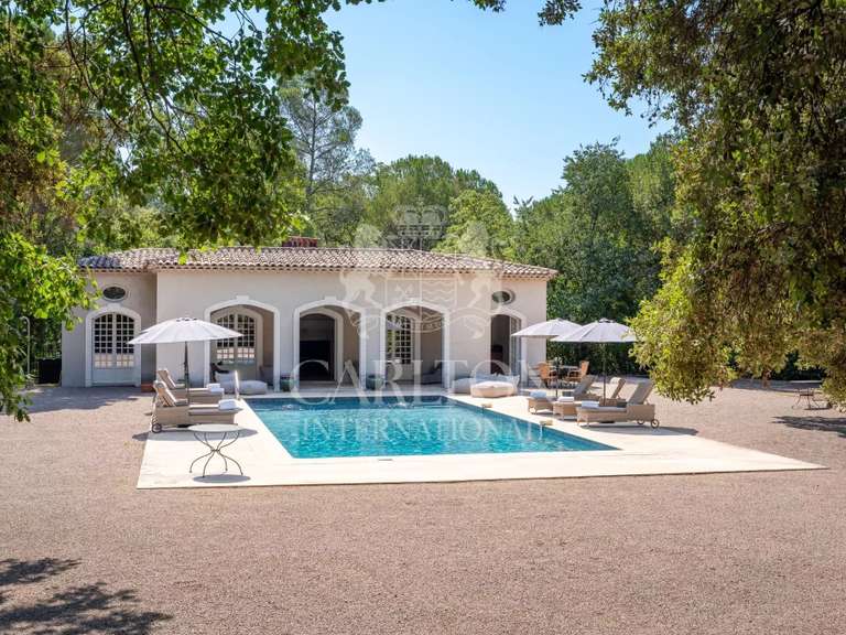 Castle Lorgues - 10 bedrooms - 900m²