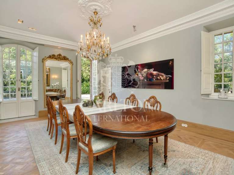 Castle Lorgues - 10 bedrooms - 900m²