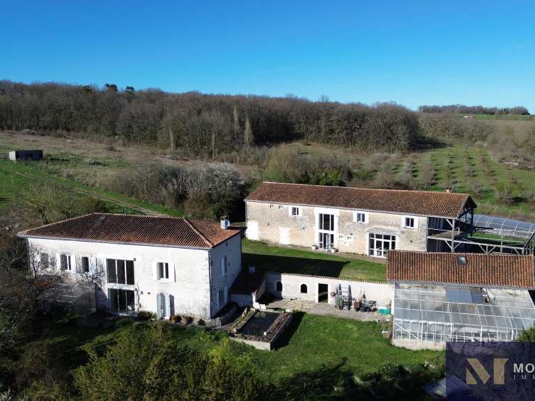 House Boisné-La Tude - 11 bedrooms - 888m²