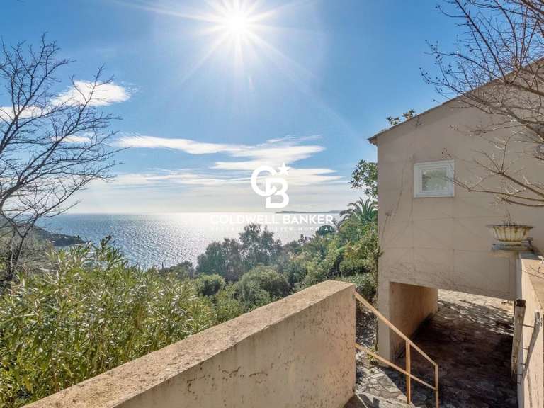 House with Sea view Rayol-Canadel-sur-Mer - 5 bedrooms - 155m²