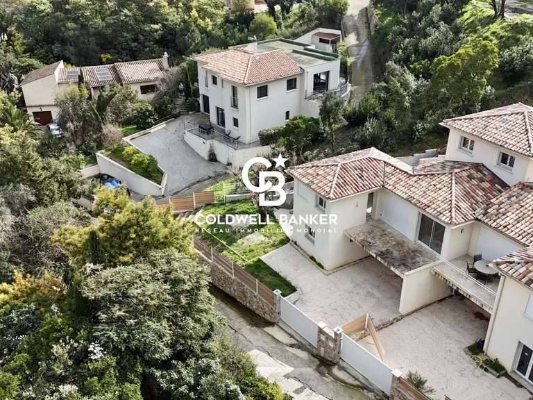 House Cavalaire-sur-Mer - 5 bedrooms - 180m²