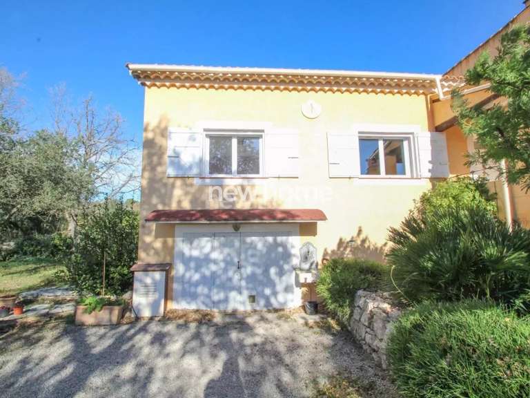 Villa Bagnols-en-Forêt - 5 chambres - 142m²
