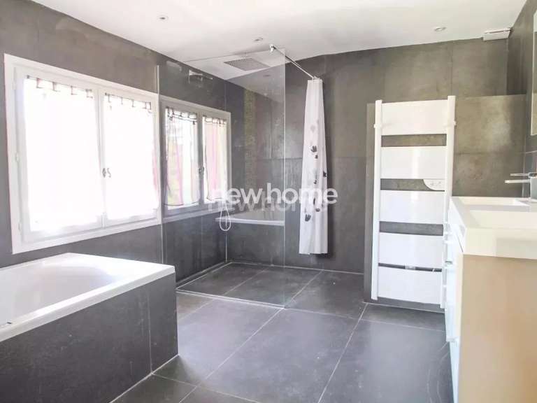 House Montauroux - 4 bedrooms - 280m²