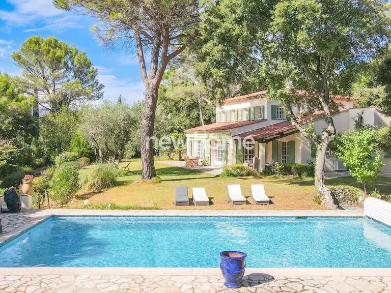 Villa Montauroux - 5 bedrooms - 270m²