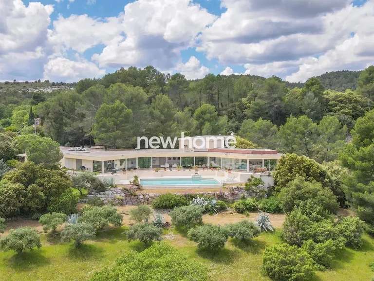 Propriété Salernes - 3 chambres - 611m²