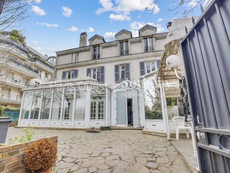 House Neuilly-sur-Seine - 5 bedrooms - 392m²