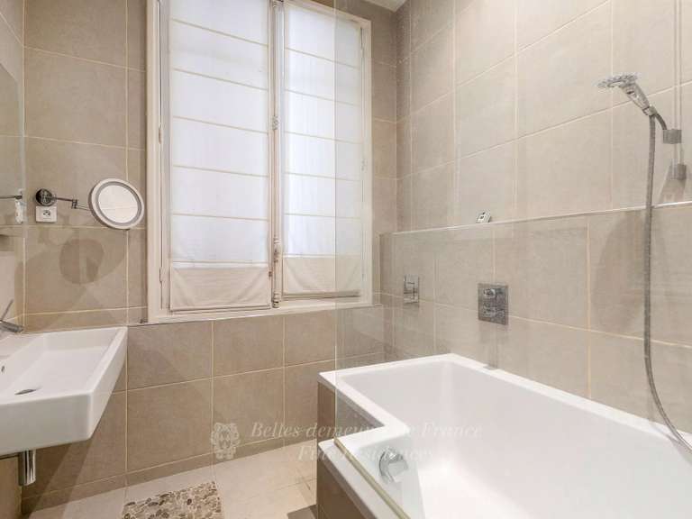 Appartement Paris 16e - 3 chambres - 141m²