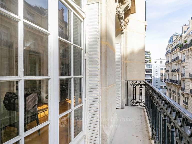 Appartement Paris 16e - 3 chambres - 141m²