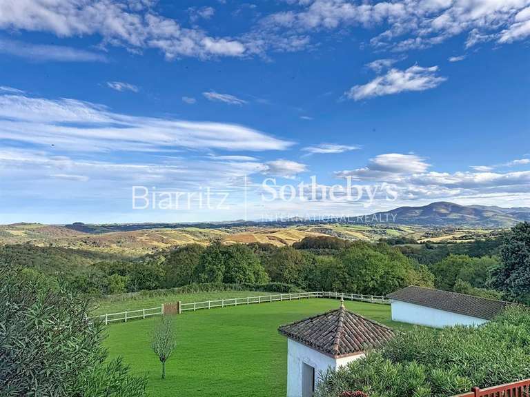 House Bayonne - 7 bedrooms - 467m²
